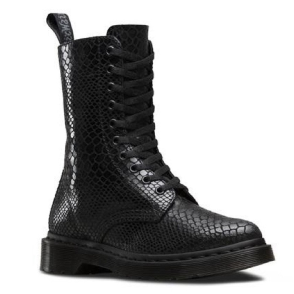 Pointed Toe Alix Dr.Martens